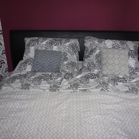 Edes Otthon Apartman غيولا المظهر الخارجي الصورة